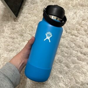 Hydro Flask Blue Water Bottle
